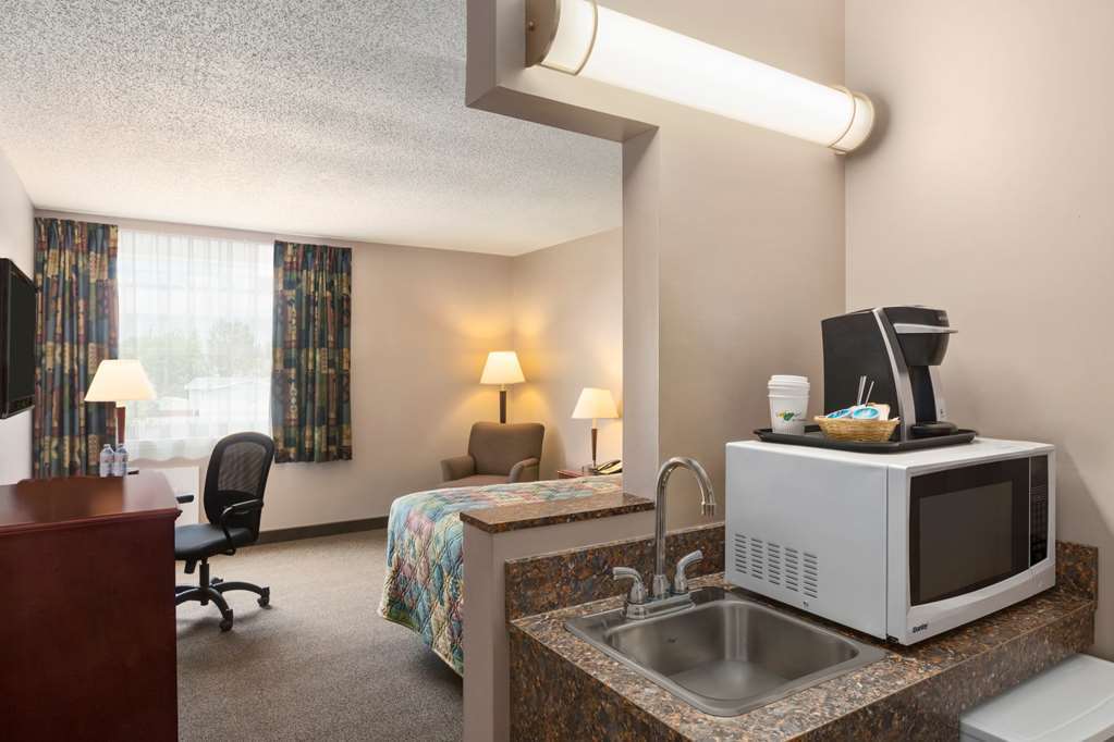 Travelodge Hanna Canada Grey Phòng bức ảnh