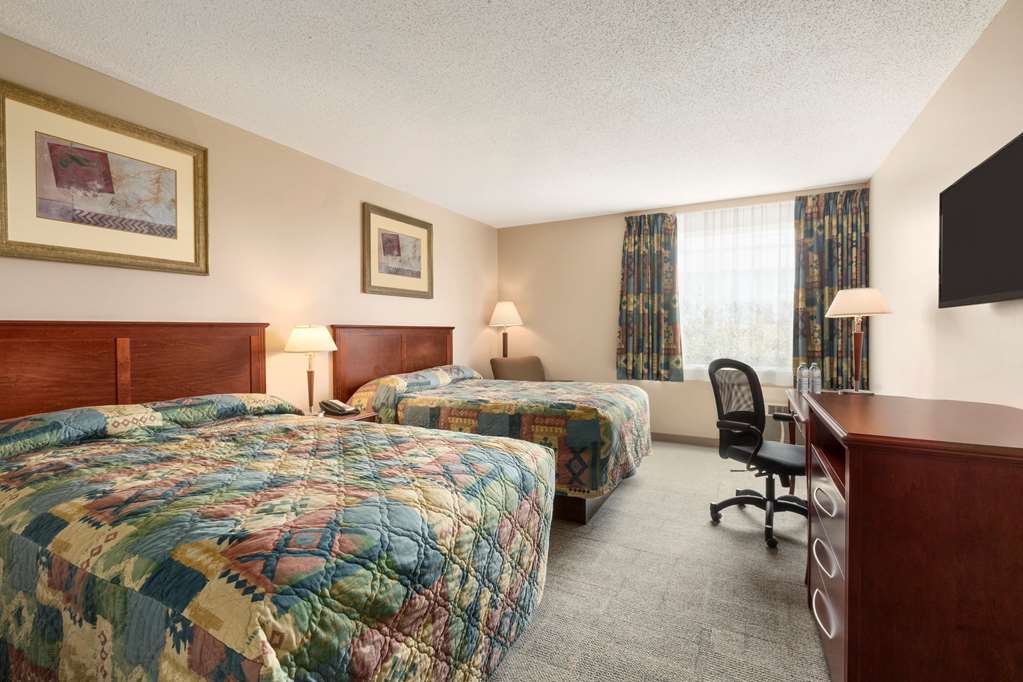 Travelodge Hanna Canada Grey Phòng bức ảnh